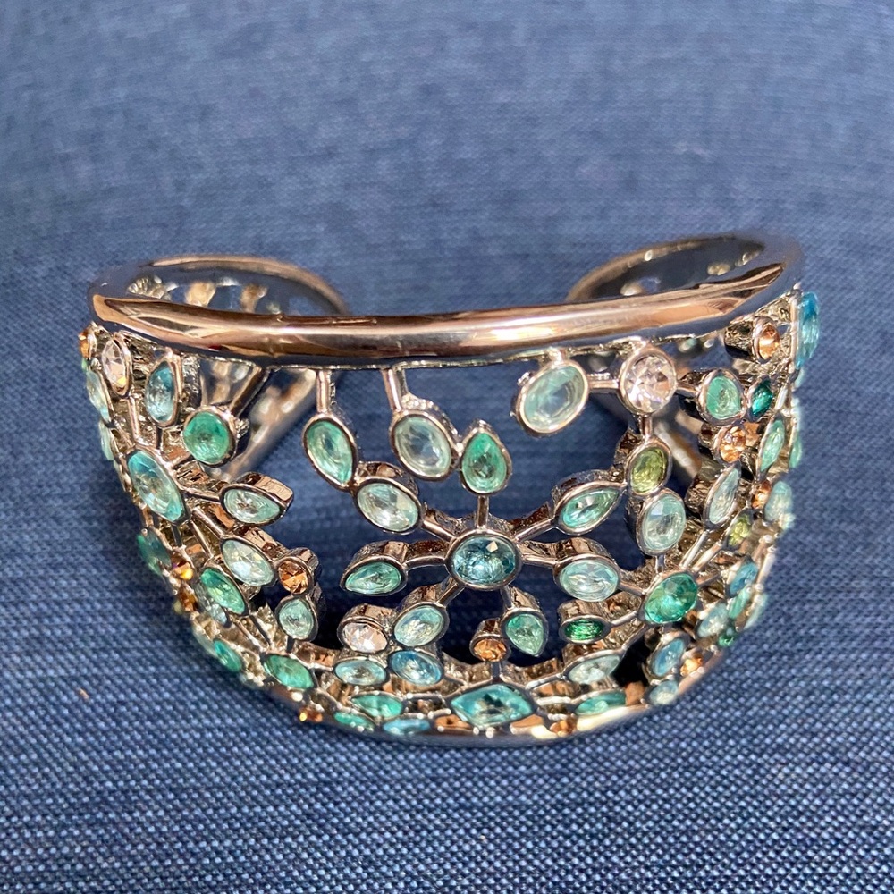🎁 3 for $15 item  Silver cuff bracelet